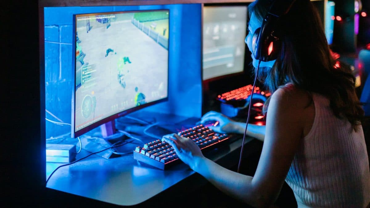 Are There Any Real Benefits To Playing Online Games?