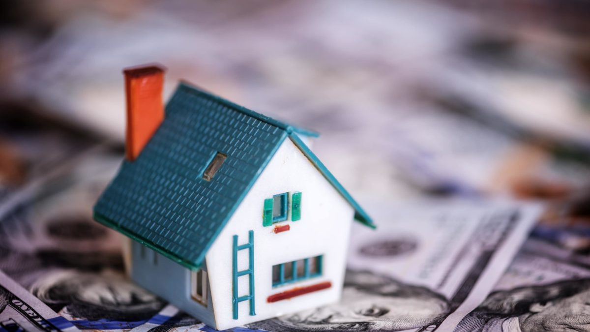How To Save Money for A Downpayment on Your Dream Home