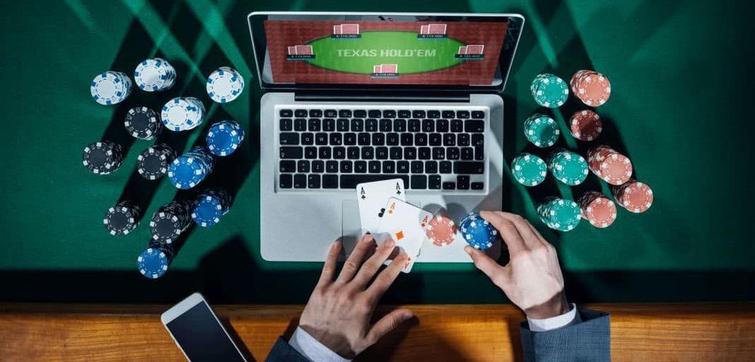 How to Minimize Risks When Gambling Online?