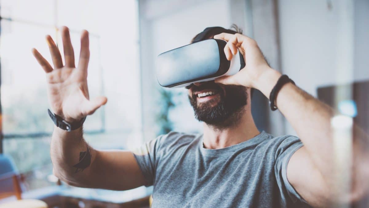 Is Your Company Ready to Embrace Virtual Reality?