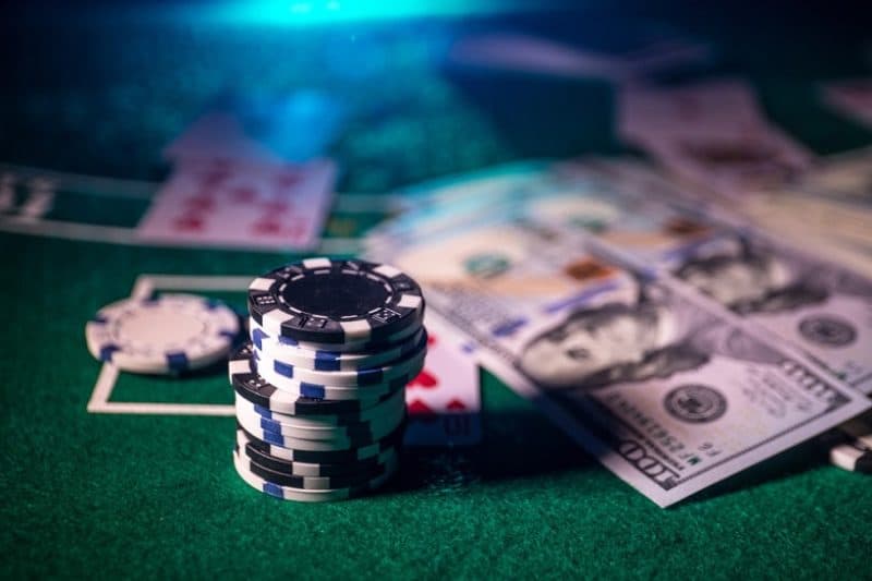 How To Be Good With Money When Playing At An Online Casino